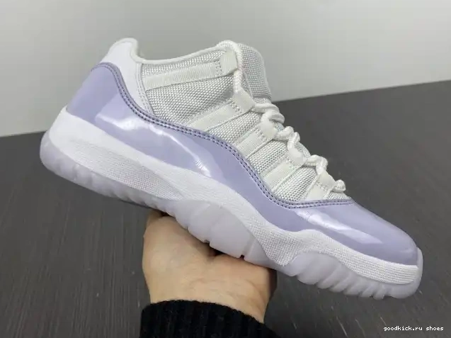 Air AH7860-101 Pure Jordan 11 WMNS Violet Low 0420
